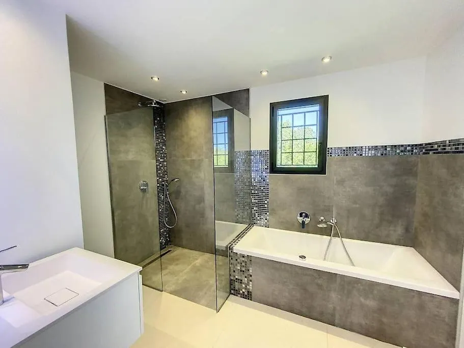 Luxueuse Villa De 4 Suites, Climatisation, Vue Mer, Piscine Grimaud