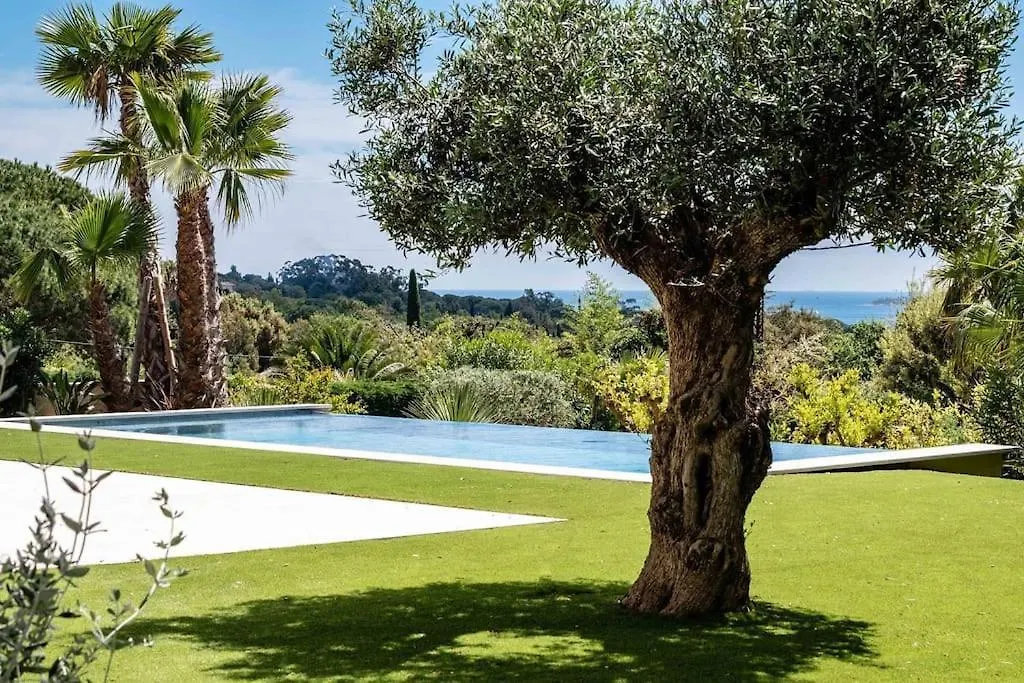 Luxueuse Villa De 4 Suites, Climatisation, Vue Mer, Piscine Grimaud 0*,  France